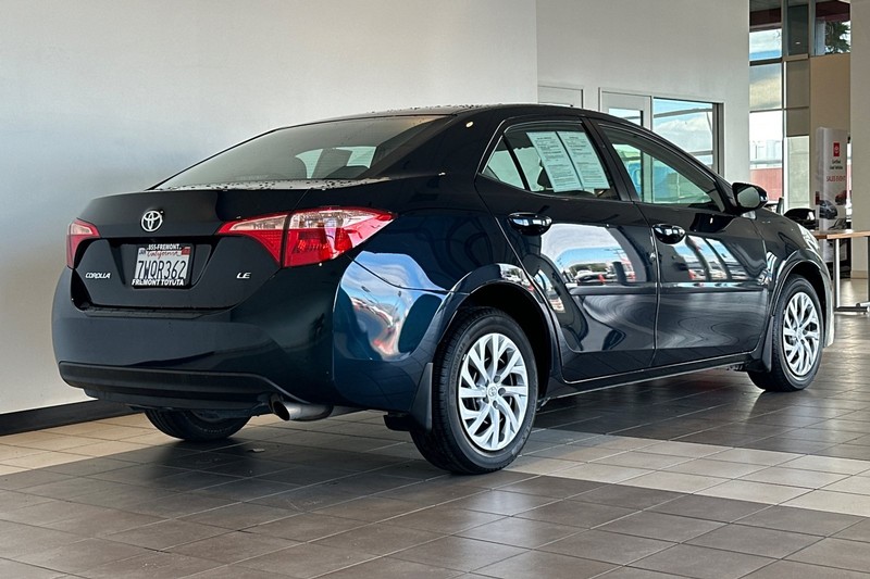 Toyota Corolla Vehicle Full-screen Gallery Image 04