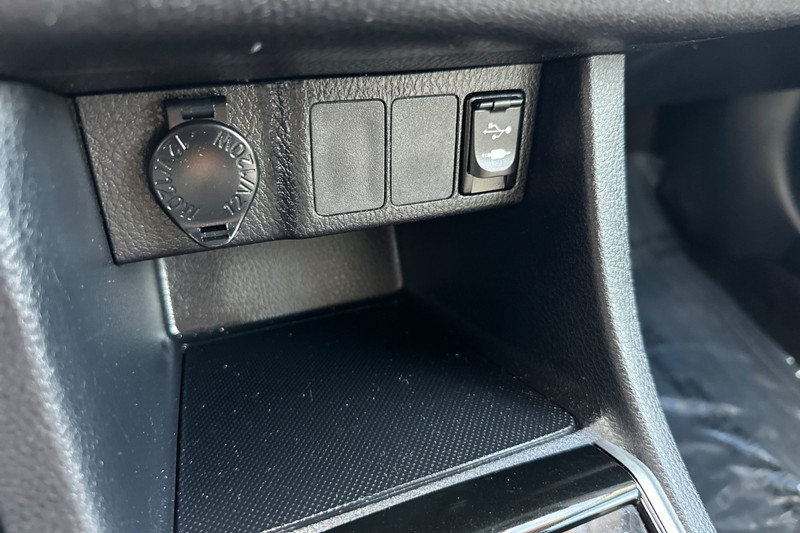 Toyota Corolla Vehicle Full-screen Gallery Image 26