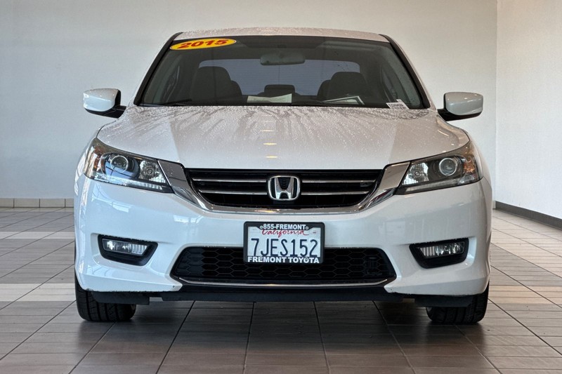 Honda Accord Sedan Vehicle Full-screen Gallery Image 09