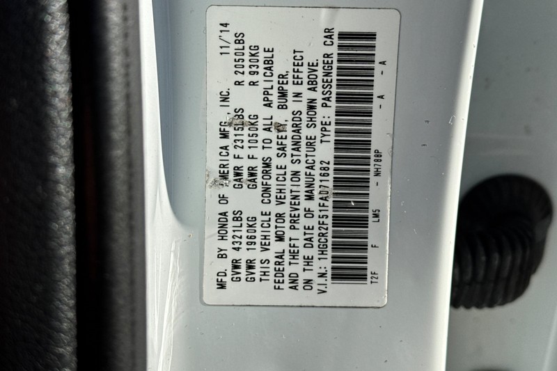 Honda Accord Sedan Vehicle Full-screen Gallery Image 26