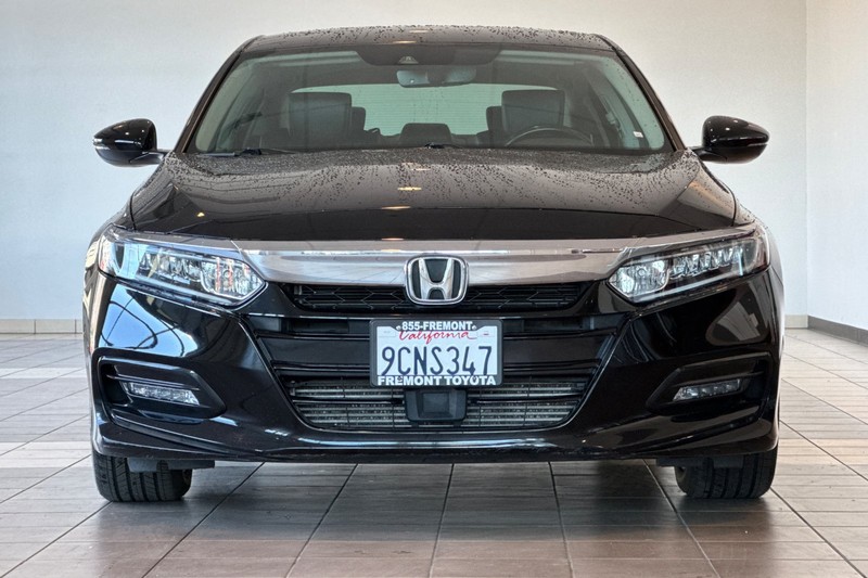 Honda Accord Sedan Vehicle Full-screen Gallery Image 09