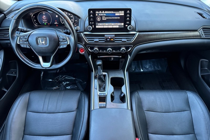 Honda Accord Sedan Vehicle Full-screen Gallery Image 13