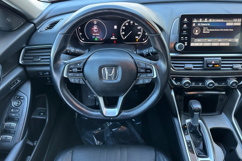 Honda Accord Sedan Vehicle Full-screen Gallery Image 14