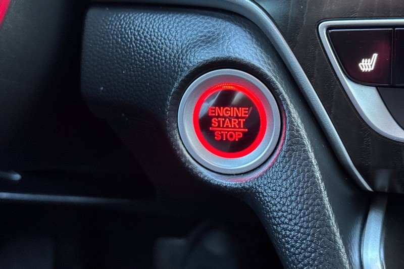 Honda Accord Sedan Vehicle Full-screen Gallery Image 21