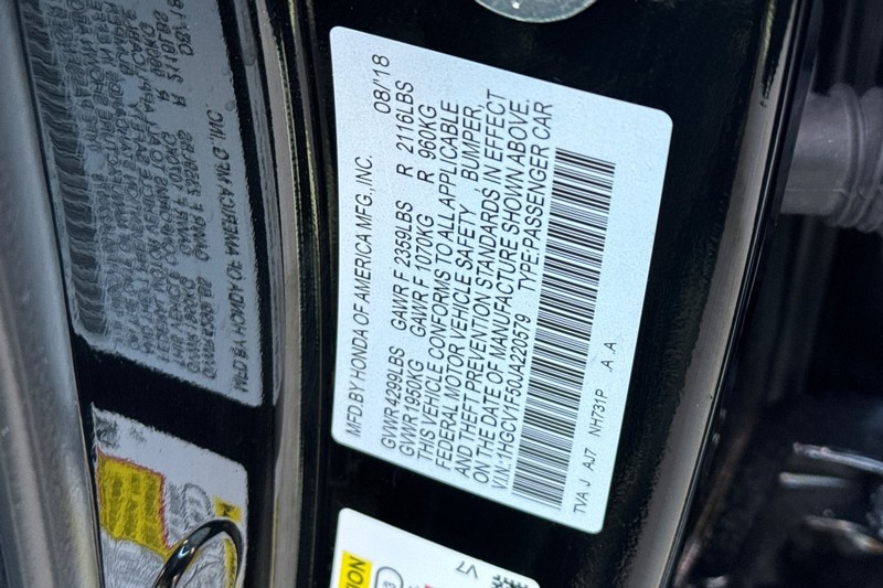 Honda Accord Sedan Vehicle Full-screen Gallery Image 28