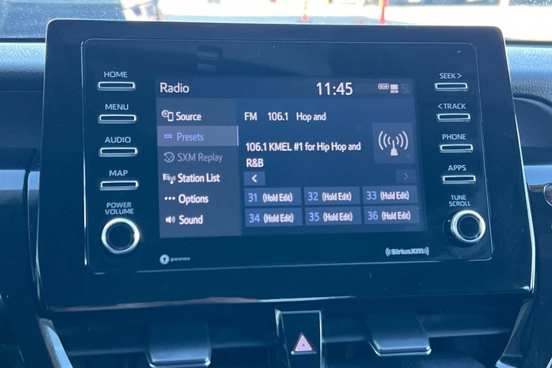 Toyota Camry Vehicle Full-screen Gallery Image 17