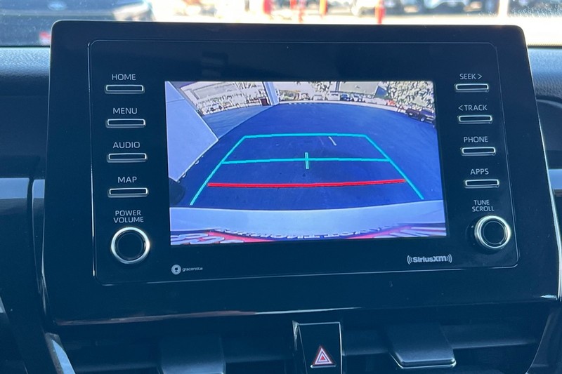 Toyota Camry Vehicle Full-screen Gallery Image 18