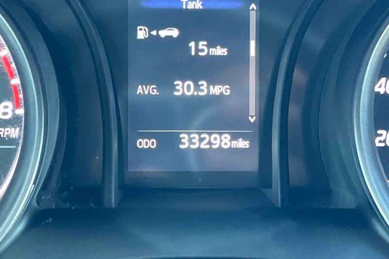 Toyota Camry Vehicle Full-screen Gallery Image 23