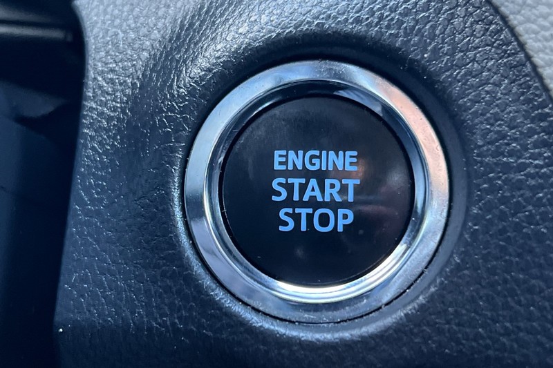 Toyota RAV4 Vehicle Full-screen Gallery Image 22