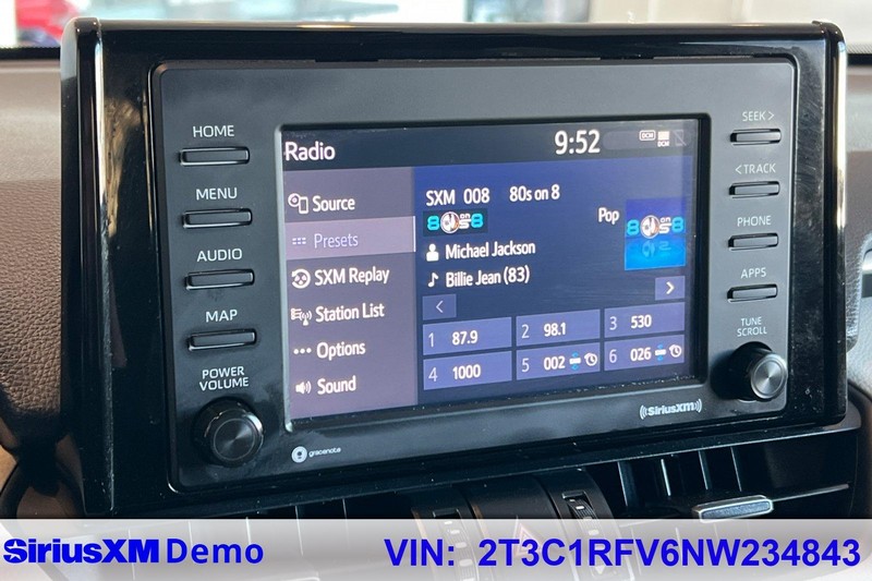 Toyota RAV4 Vehicle Full-screen Gallery Image 28