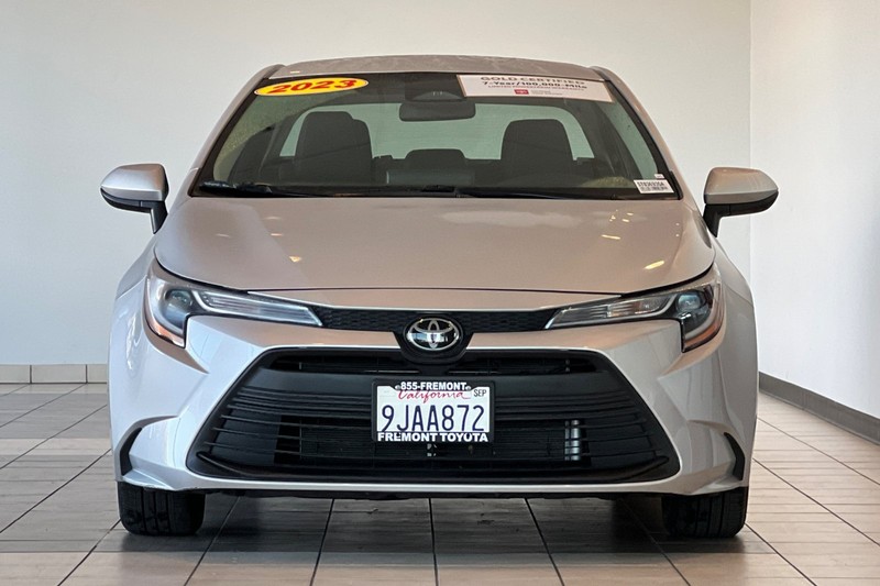 Toyota Corolla Vehicle Full-screen Gallery Image 09