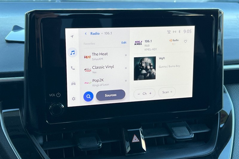 Toyota Corolla Vehicle Full-screen Gallery Image 17