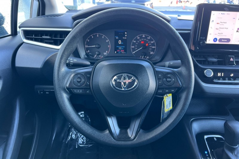 Toyota Corolla Vehicle Full-screen Gallery Image 21