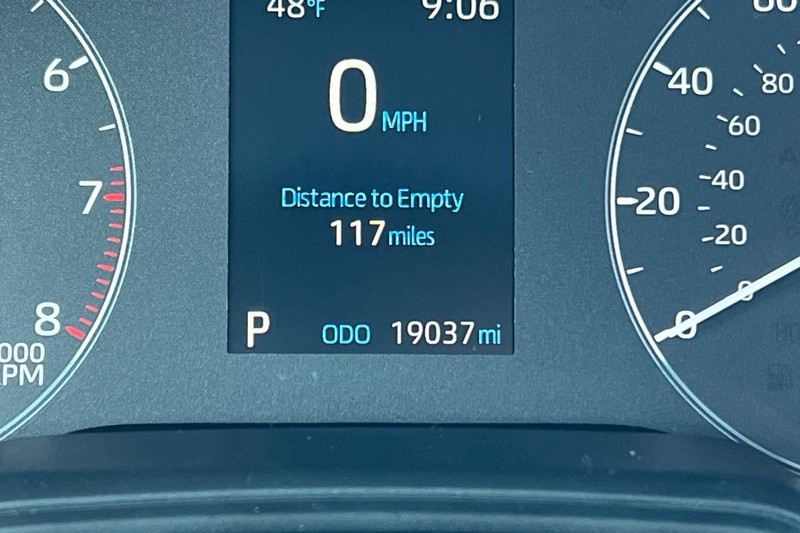 Toyota Corolla Vehicle Full-screen Gallery Image 23