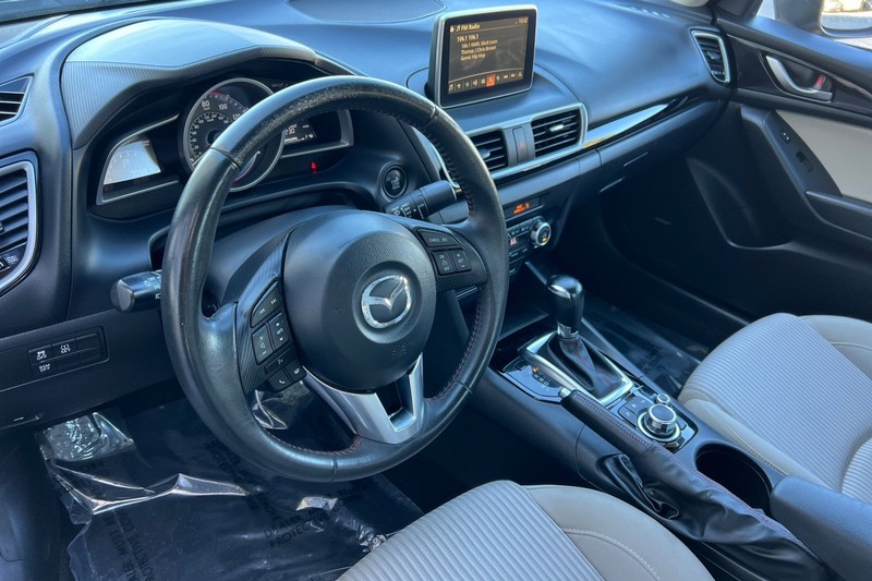 Mazda Mazda3 Sedan Vehicle Full-screen Gallery Image 10