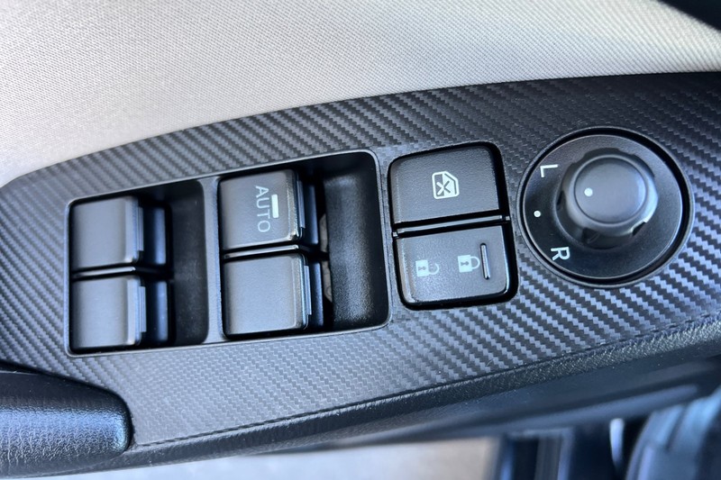 Mazda Mazda3 Sedan Vehicle Full-screen Gallery Image 11