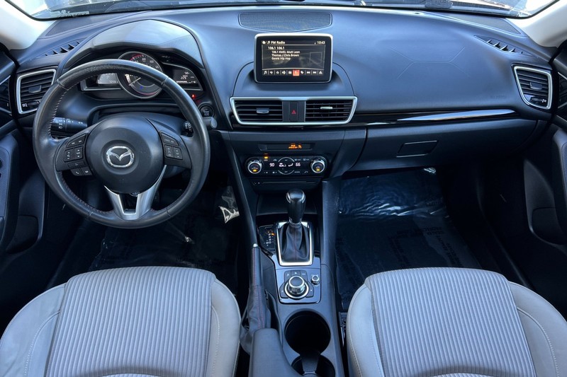 Mazda Mazda3 Sedan Vehicle Full-screen Gallery Image 13