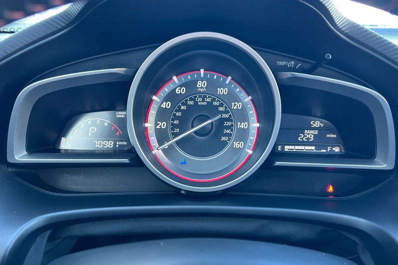 Mazda Mazda3 Sedan Vehicle Full-screen Gallery Image 24