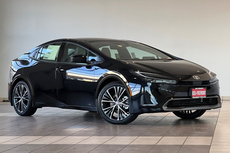 Toyota Prius Vehicle Full-screen Gallery Image 02