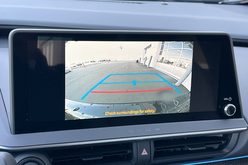 Toyota Prius Vehicle Full-screen Gallery Image 17