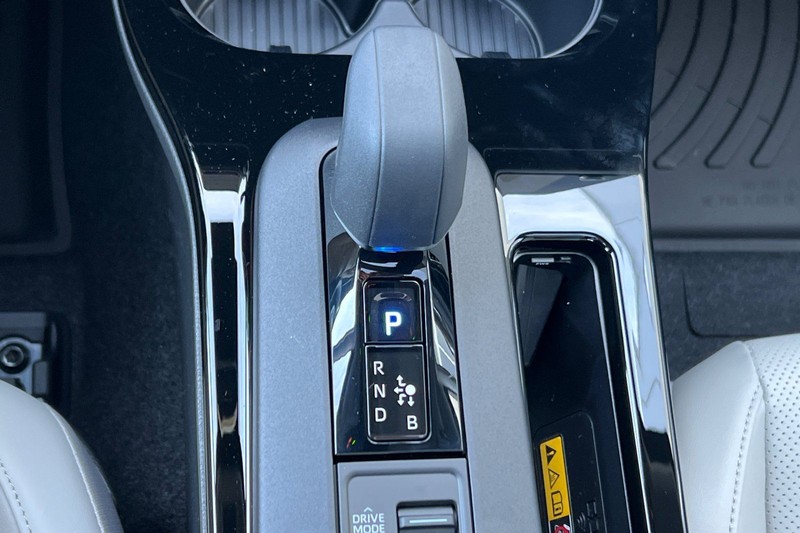 Toyota Prius Vehicle Full-screen Gallery Image 19