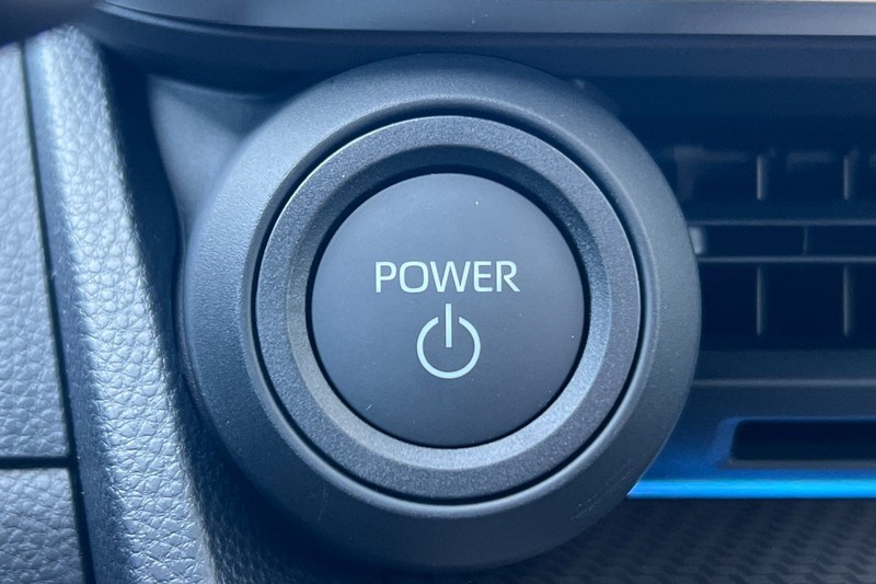 Toyota Prius Vehicle Full-screen Gallery Image 20