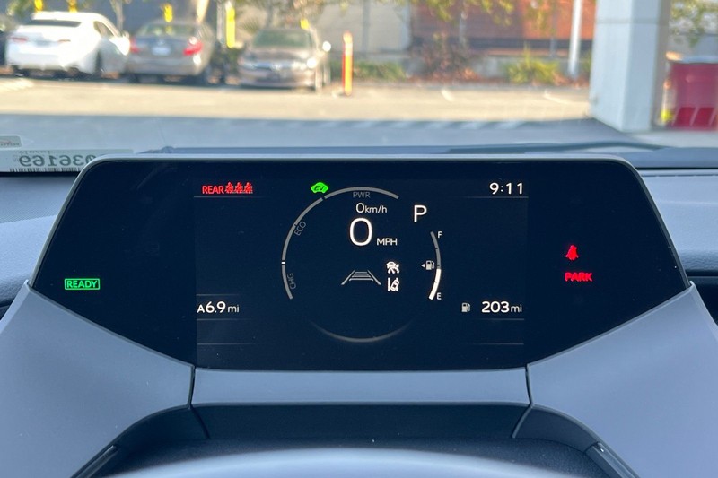 Toyota Prius Vehicle Full-screen Gallery Image 22