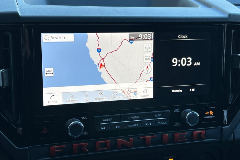 Nissan Frontier Vehicle Full-screen Gallery Image 18