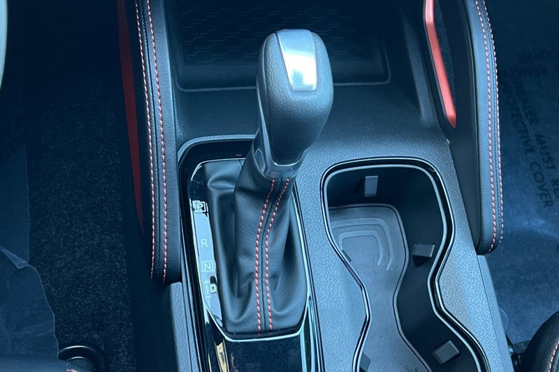 Nissan Frontier Vehicle Full-screen Gallery Image 21