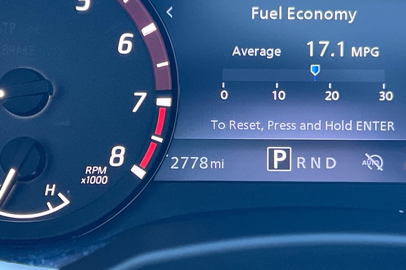 Nissan Frontier Vehicle Full-screen Gallery Image 25