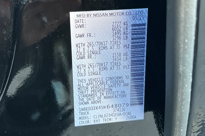 Nissan Frontier Vehicle Full-screen Gallery Image 28