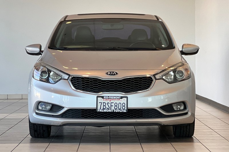 Kia Forte Vehicle Full-screen Gallery Image 09