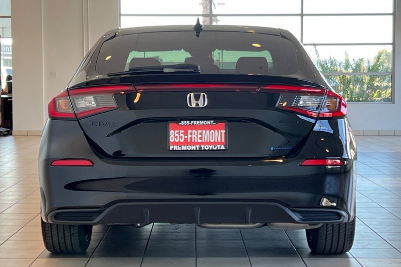 Honda Civic Hatchback Hybrid Vehicle Full-screen Gallery Image 05