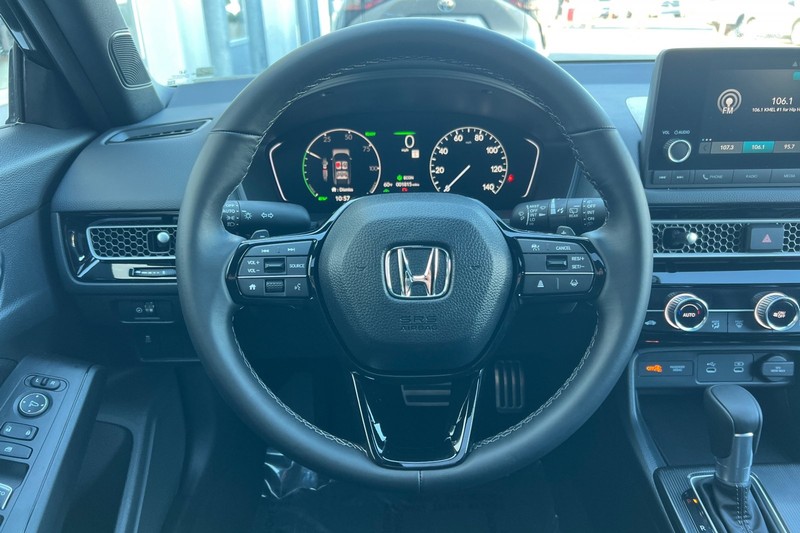 Honda Civic Hatchback Hybrid Vehicle Full-screen Gallery Image 22