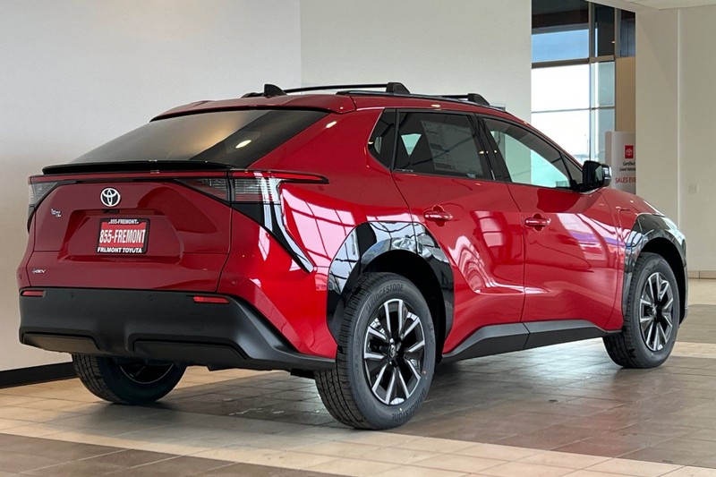 Toyota bZ Vehicle Full-screen Gallery Image 05