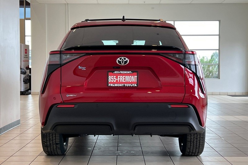 Toyota bZ Vehicle Full-screen Gallery Image 06