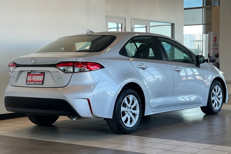 Toyota Corolla Vehicle Full-screen Gallery Image 04