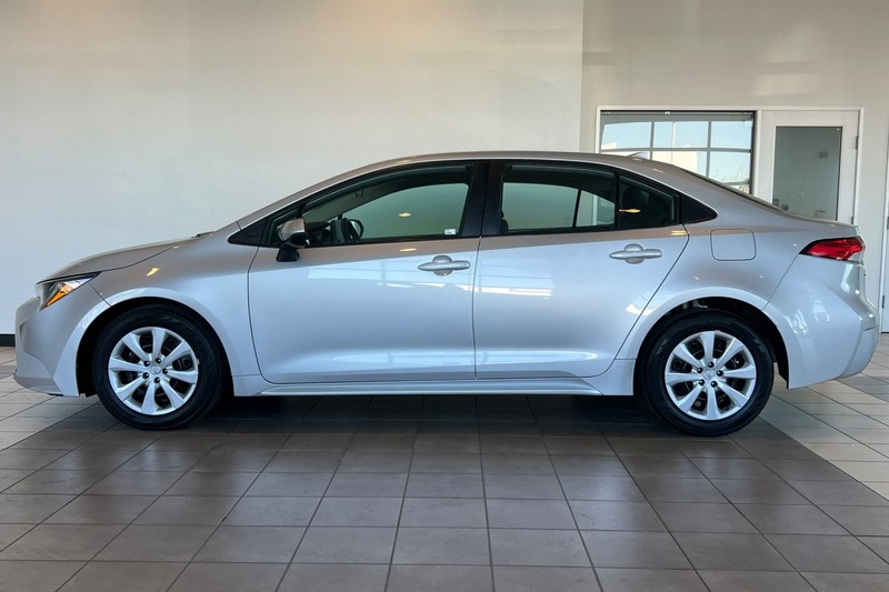 Toyota Corolla Vehicle Full-screen Gallery Image 07