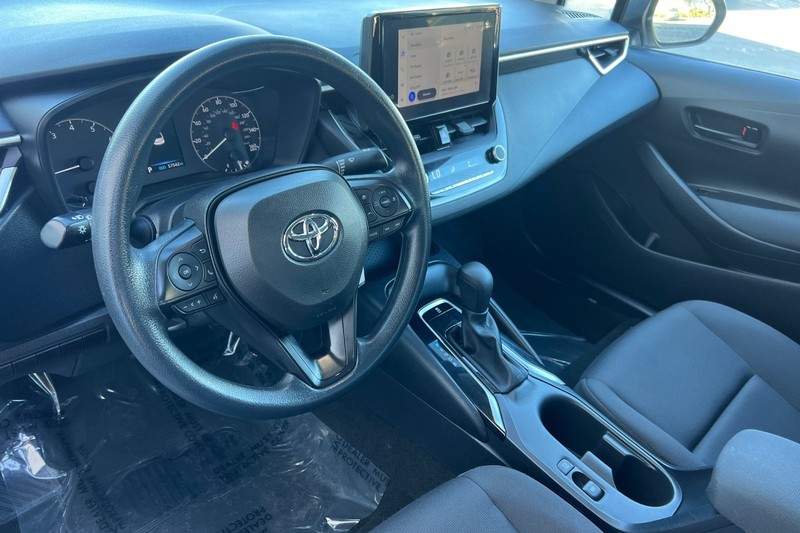 Toyota Corolla Vehicle Full-screen Gallery Image 10