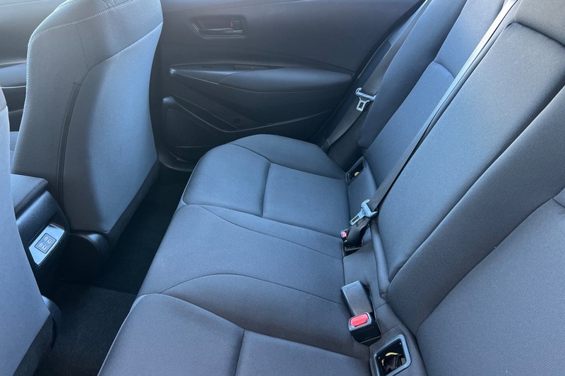 Toyota Corolla Vehicle Full-screen Gallery Image 12