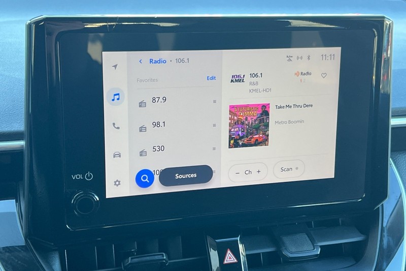 Toyota Corolla Vehicle Full-screen Gallery Image 17