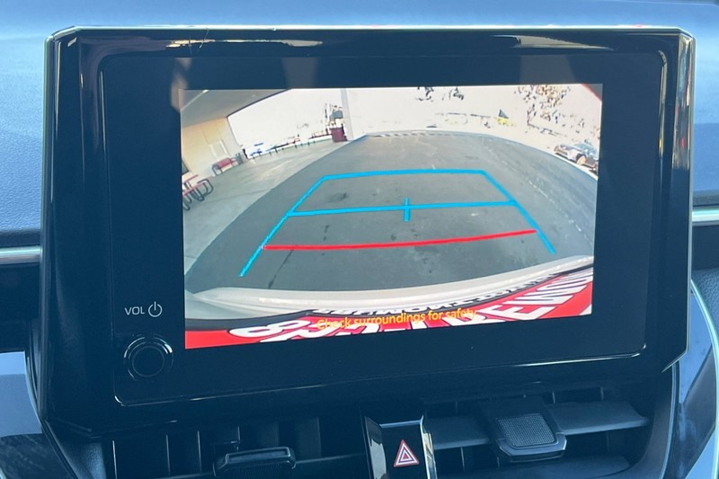 Toyota Corolla Vehicle Full-screen Gallery Image 18