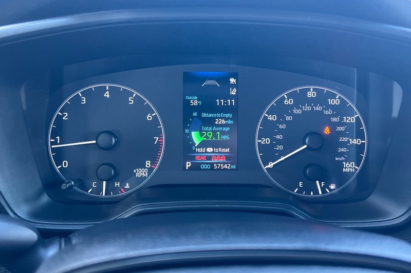 Toyota Corolla Vehicle Full-screen Gallery Image 22