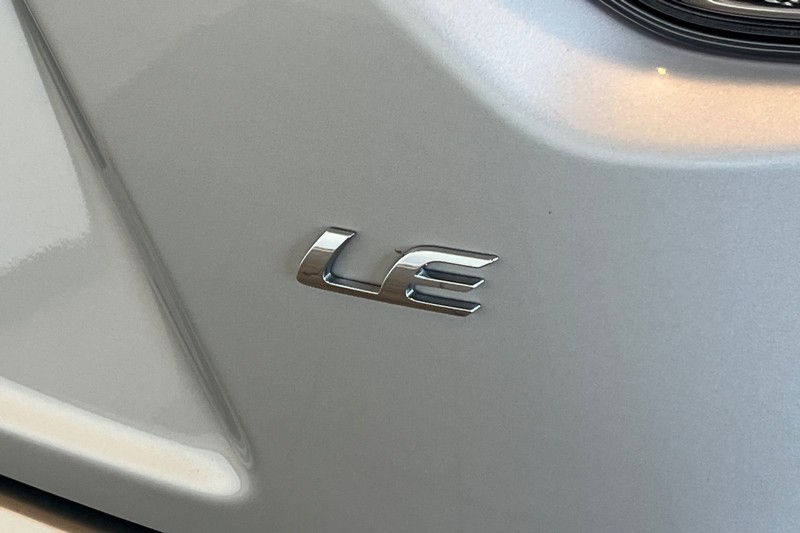 Toyota Corolla Vehicle Full-screen Gallery Image 25