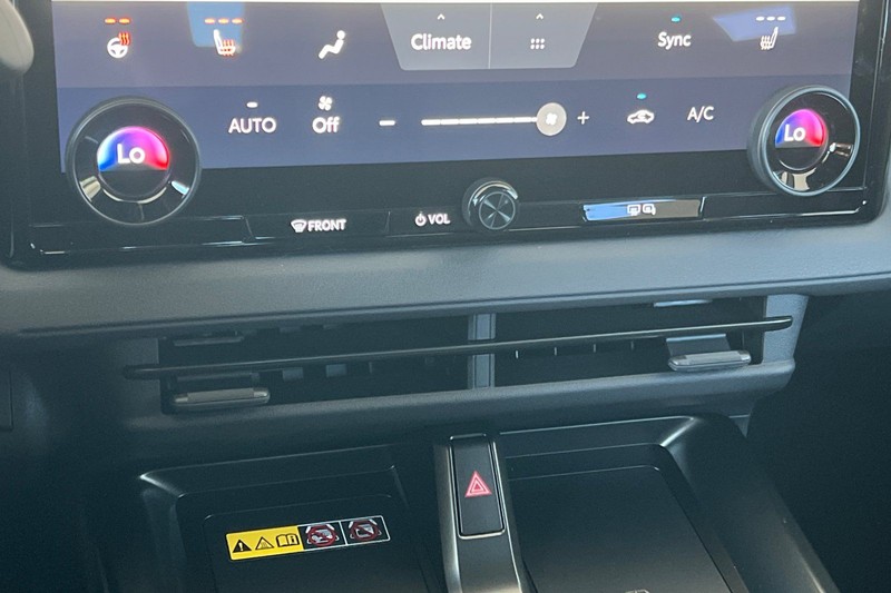 Toyota bZ Vehicle Full-screen Gallery Image 18