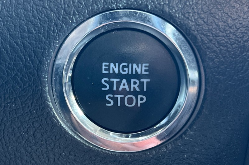 Toyota 4Runner Vehicle Full-screen Gallery Image 23