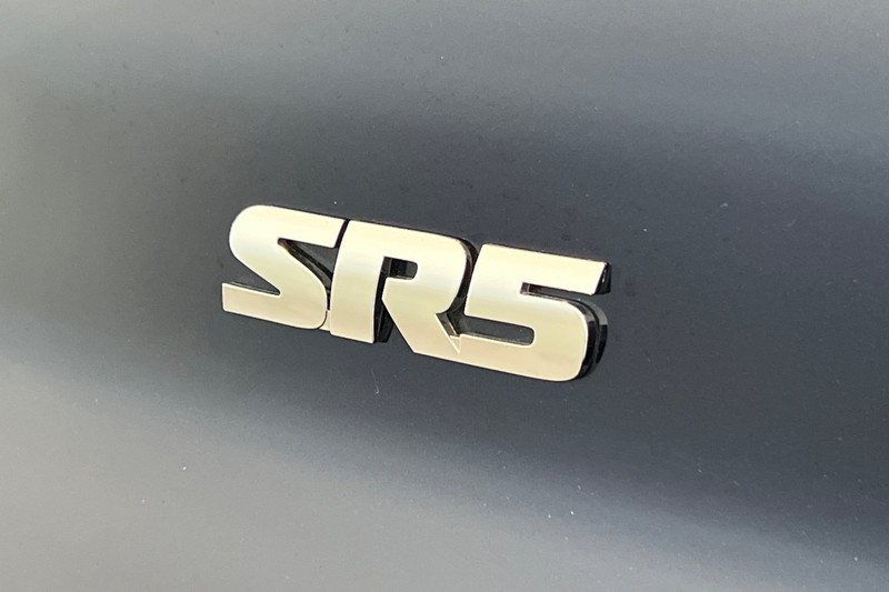 Toyota 4Runner Vehicle Full-screen Gallery Image 28