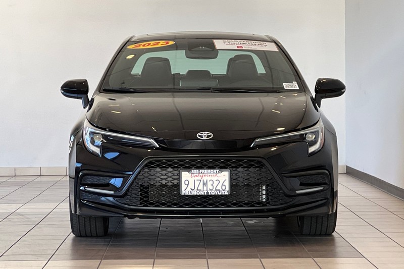 Toyota Corolla Vehicle Full-screen Gallery Image 09