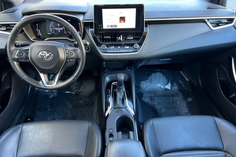 Toyota Corolla Vehicle Full-screen Gallery Image 13