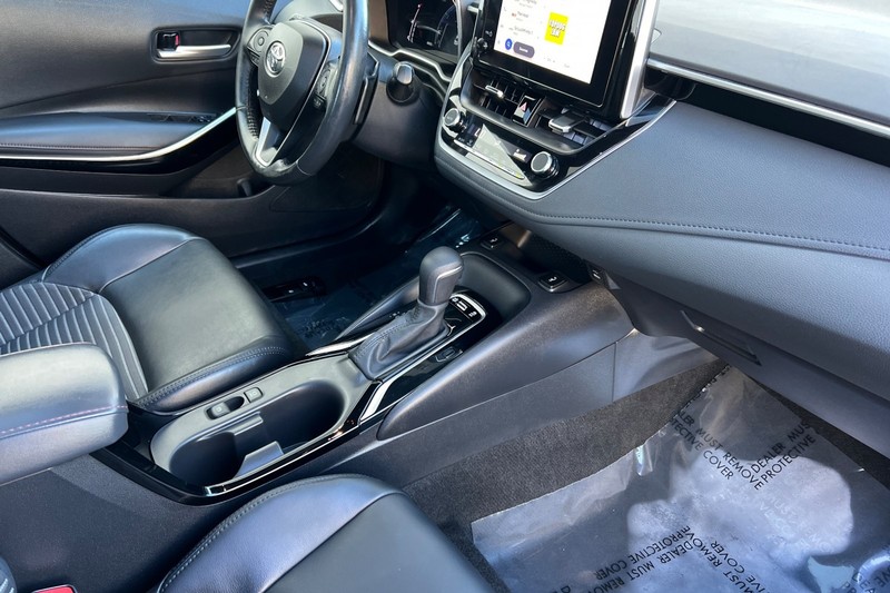 Toyota Corolla Vehicle Full-screen Gallery Image 15